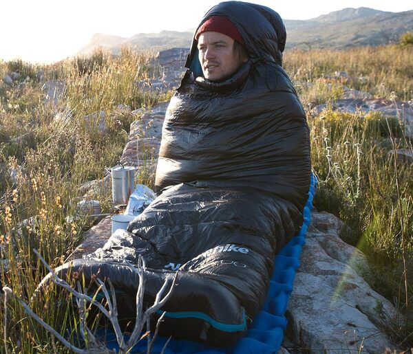 Naturehike Sac de Couchage 3-4 Saisons pour Adultes, Adolescents, Enfants, Sac de Couchage léger, imperméable, Chaud pour intérieur, Camping, randonnée, Sac à Dos (400g, L, Noir)