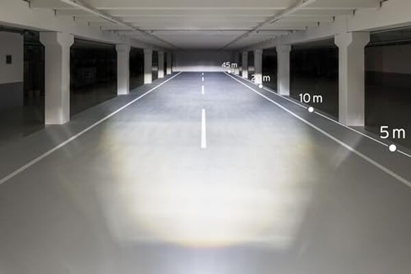 Découvrez comment la Lumotec IQ X de Busch & Müller transforme vos sorties en e-bike grâce à un éclairage puissant et fiable. Idéal pour les cyclistes exigeants.