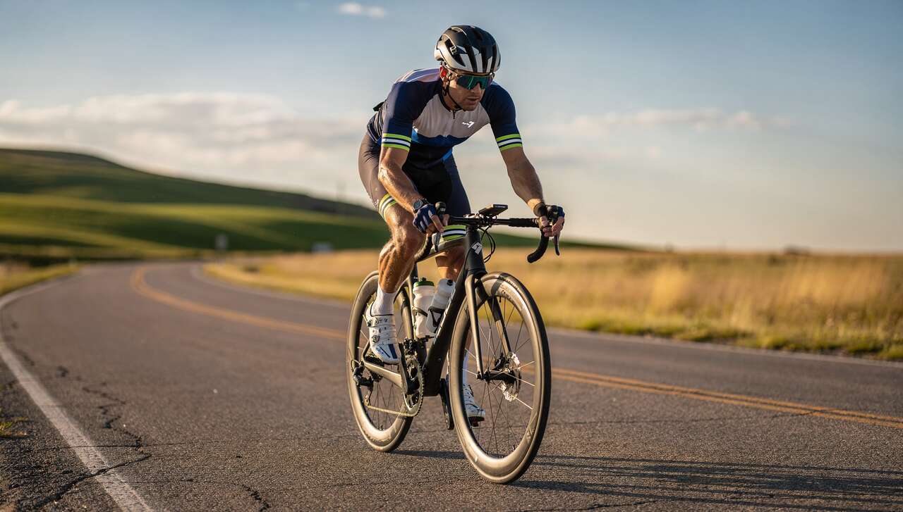Quel vélo choisir pour l'ultra-cyclisme et les longues distances ?