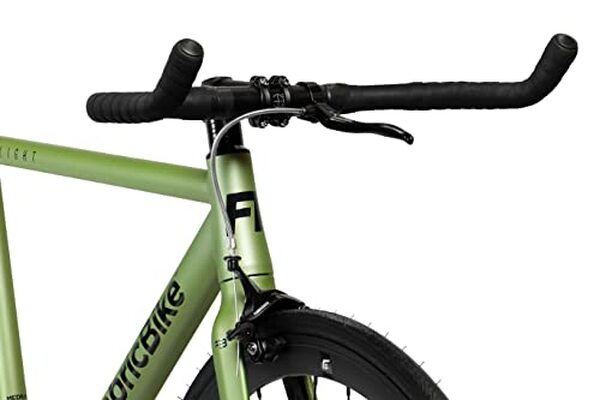 Découvrez notre test complet du fabricBike Light 28 pouces, le fixie ultime en aluminium. Performances, design et qualité : tous les détails pour bien choisir votre vélo fixe. 