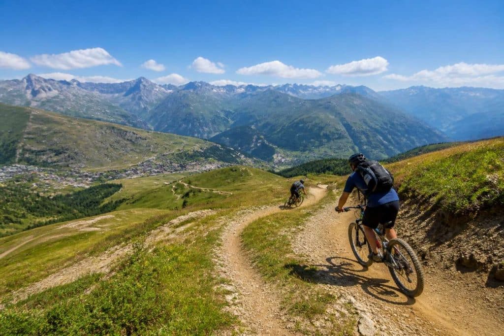 Aventure vélo inédite à Méribel : explorez les 3 Vallées