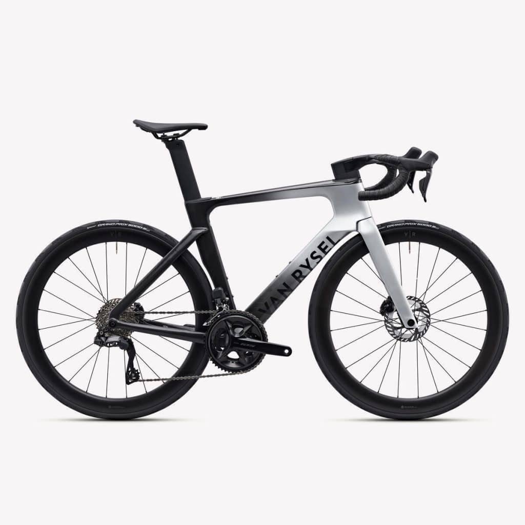 Test du vélo de route Decathlon Shimano 105 Di2 RCR-F Pro gris