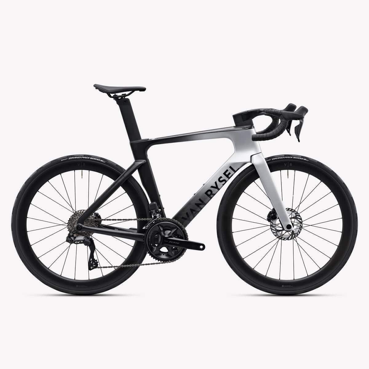 Test du vélo de route Decathlon Shimano 105 Di2 RCR-F Pro gris