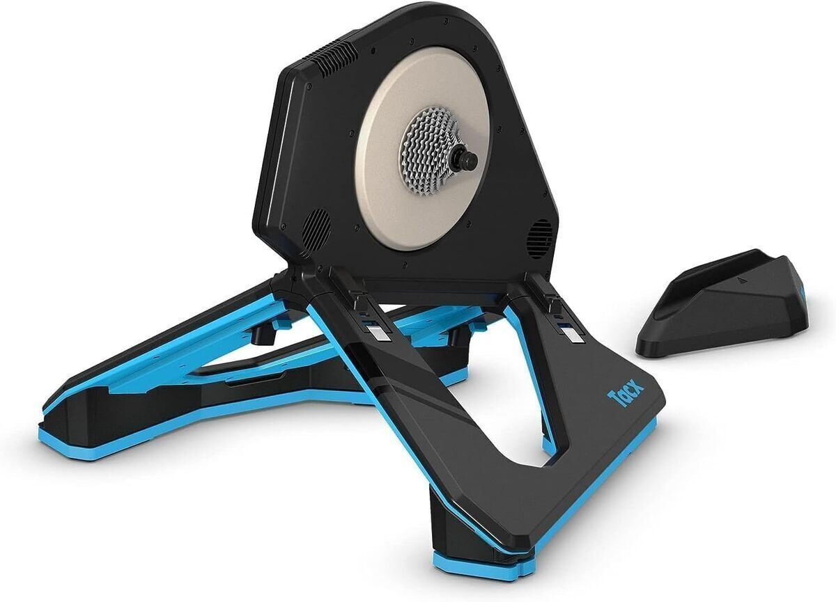 Test des plaques de mouvement Garmin TacX Neo, installation facile et performance optimale